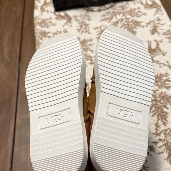 UGG Women’s Brown Sneakers - Picture 3 of 5